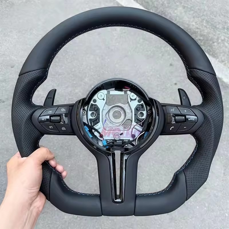 Volante in Pelle per Auto BMW  - Car Accessories Kit recensione e prezzo